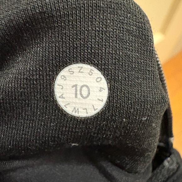 EUC Lululemon Motionful Short 3” - Picture 4 of 6